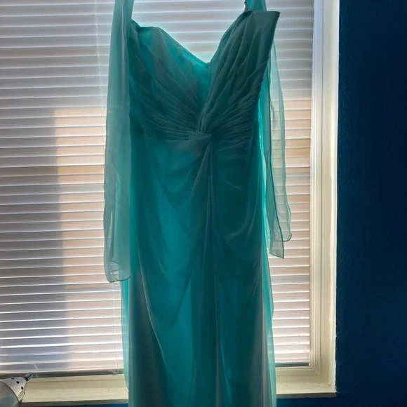 Never before worn mori lee bridesmaid dress in their size 22 / 24 - Picture 1 of 4